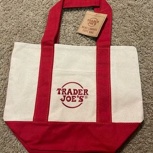 𝐓𝐫𝐚𝐝𝐞𝐫 𝐉𝐨𝐞’𝐬 𝐌𝐢𝐧𝐢 𝐂𝐚𝐧𝐯𝐚𝐬 𝐓𝐨𝐭𝐞 𝐁𝐚𝐠